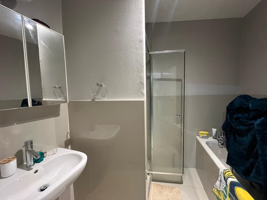 3 Bedroom Property for Sale in Vredehoek Western Cape